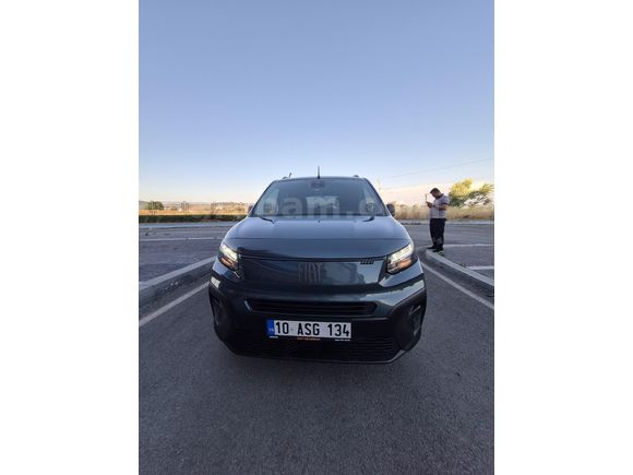 Sahibinden Fiat Doblo Combi 1.2 PureTech Easy 2025 Model  23.000 km Mavi