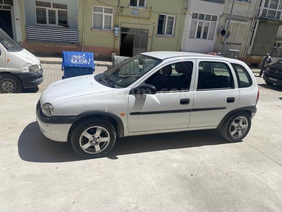 Sahibinden Opel Corsa 1.5 TD 2000 Model 