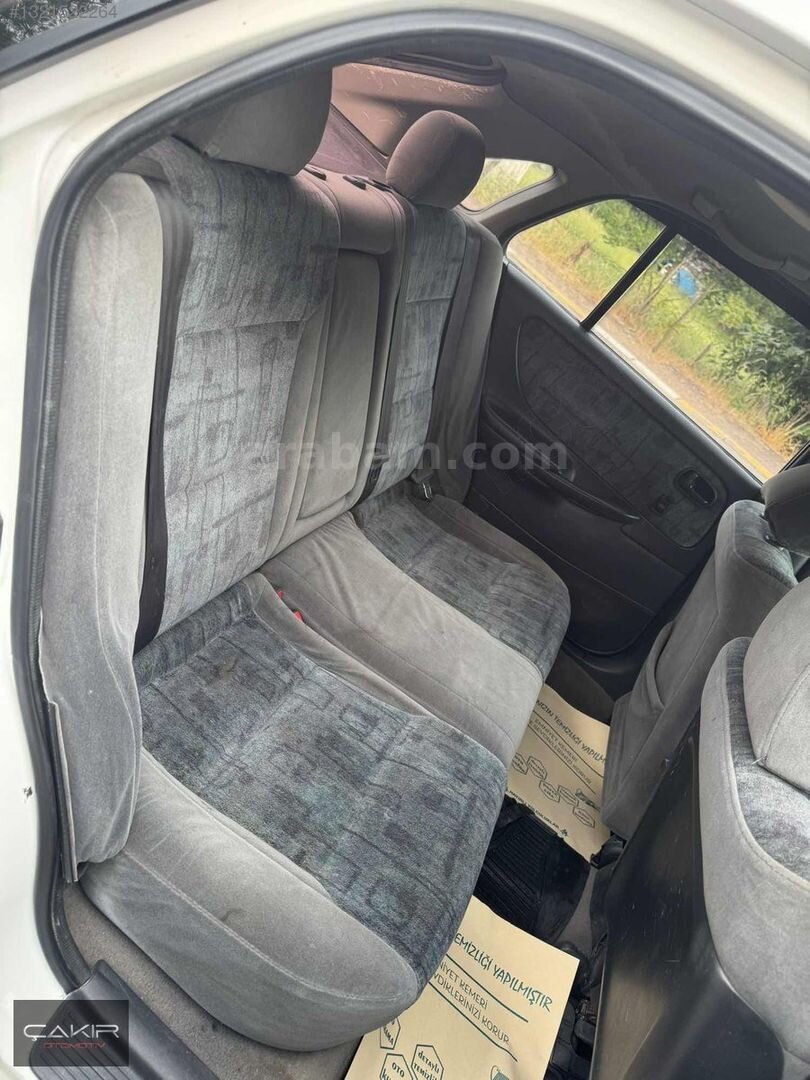 Galeriden Mazda 626 2.0 1998 Model Düzce 395.000 km Beyaz 3