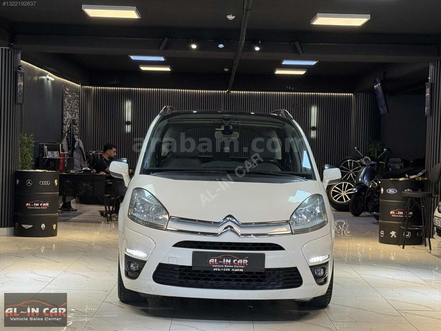 Galeriden Citroen C4 Grand Picasso 1.6 HDi Dynamic 2012 Model İstanbul 100.000 km Beyaz 2