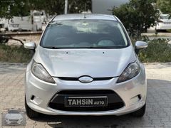 Otomatik vites 2009 Fiesta 1.4 Benzinli Orjinal 167.000 km'de...
