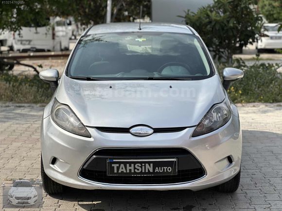 Otomatik vites 2009 Fiesta 1.4 Benzinli Orjinal 167.000 km'de...
