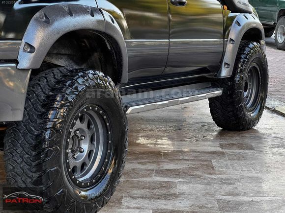 paTRon dan Toyota Land Cruiser V8 VX