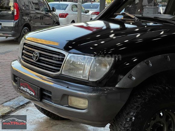 paTRon dan Toyota Land Cruiser V8 VX