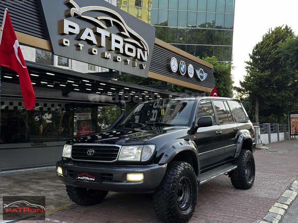 paTRon dan Toyota Land Cruiser V8 VX