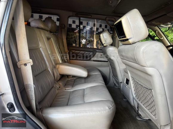 paTRon dan Toyota Land Cruiser V8 VX