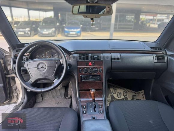 S&S GARAGE DEN KLASİK OTOMATİK DİZEL E300