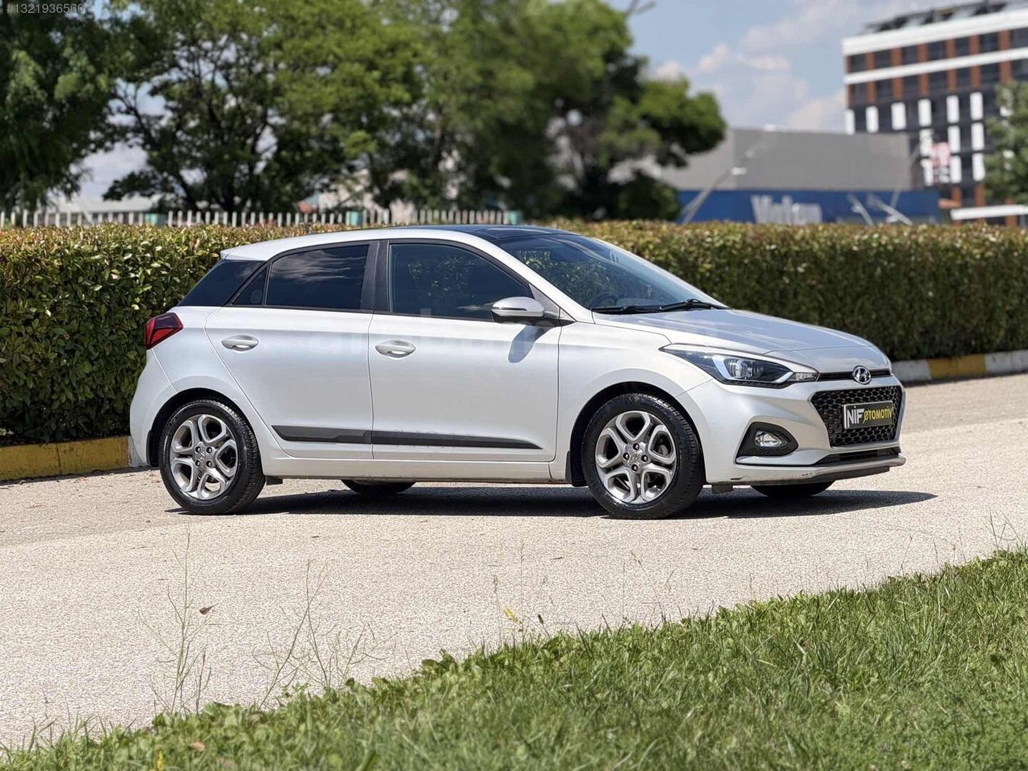 Galeriden Hyundai i20 1.4 MPI Elite Smart 2018 Model Uşak 35.500 km Gri 4