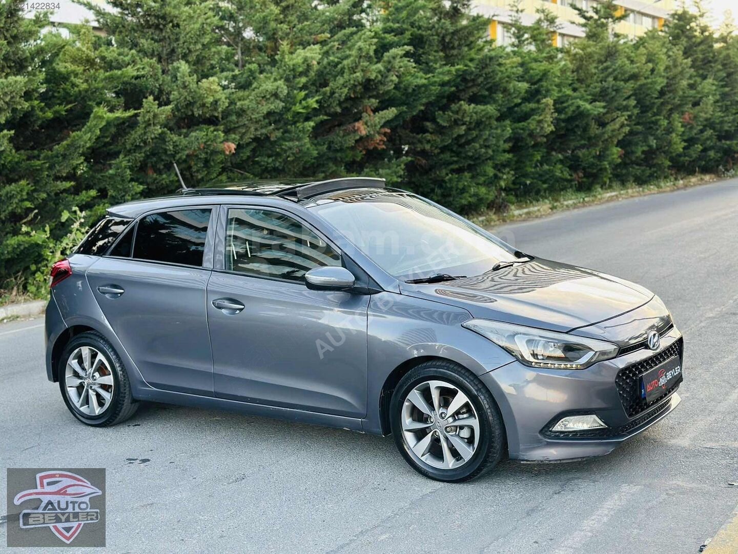Galeriden Hyundai i20 1.4 MPI Elite Smart 2017 Model İstanbul 103.000 km Füme 1