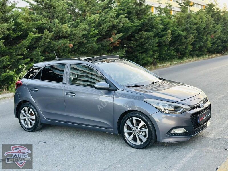 Galeriden Hyundai i20 1.4 MPI Elite Smart 2017 Model İstanbul 103.000 km Füme