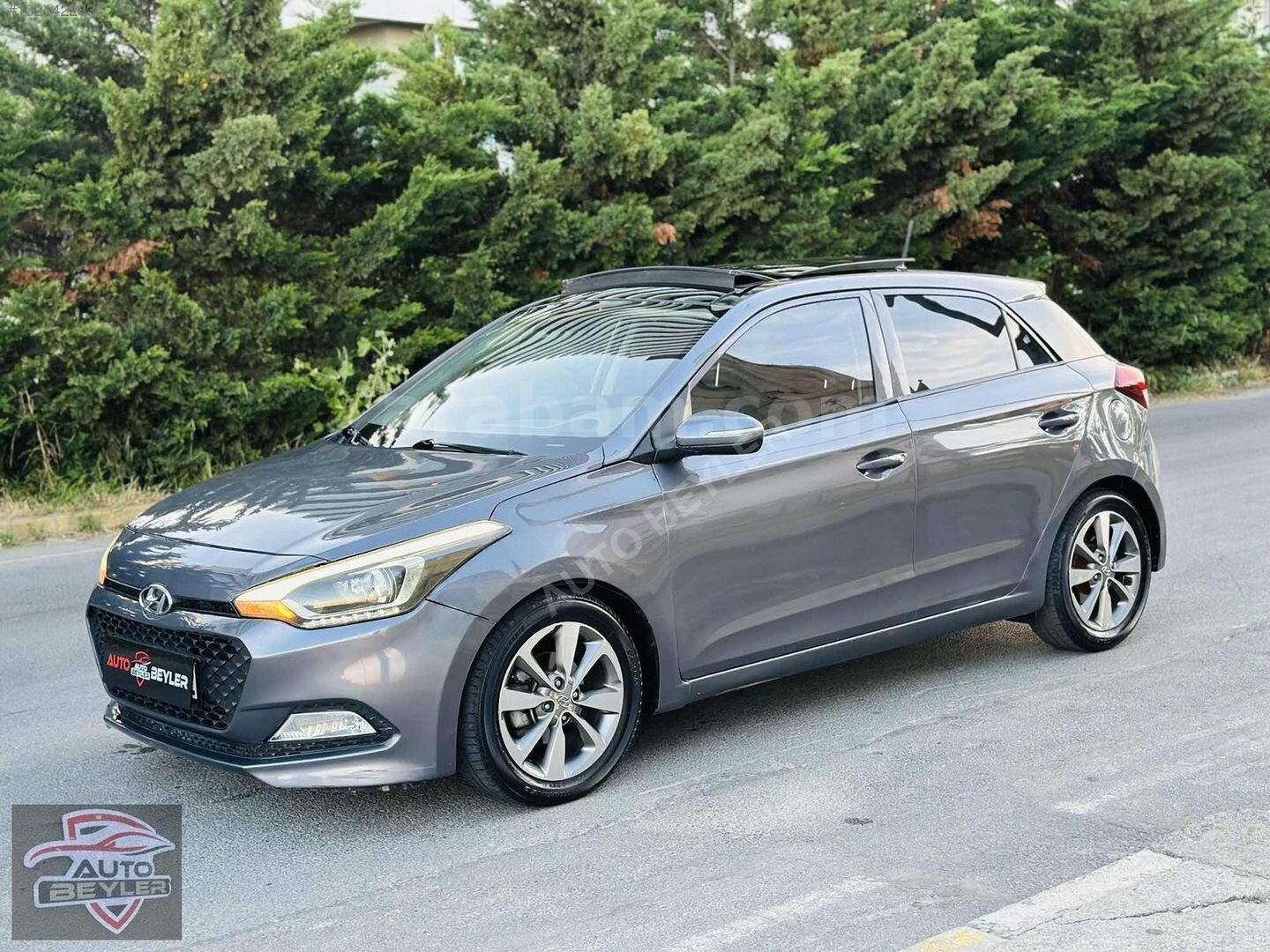 Galeriden Hyundai i20 1.4 MPI Elite Smart 2017 Model İstanbul 103.000 km Füme 3