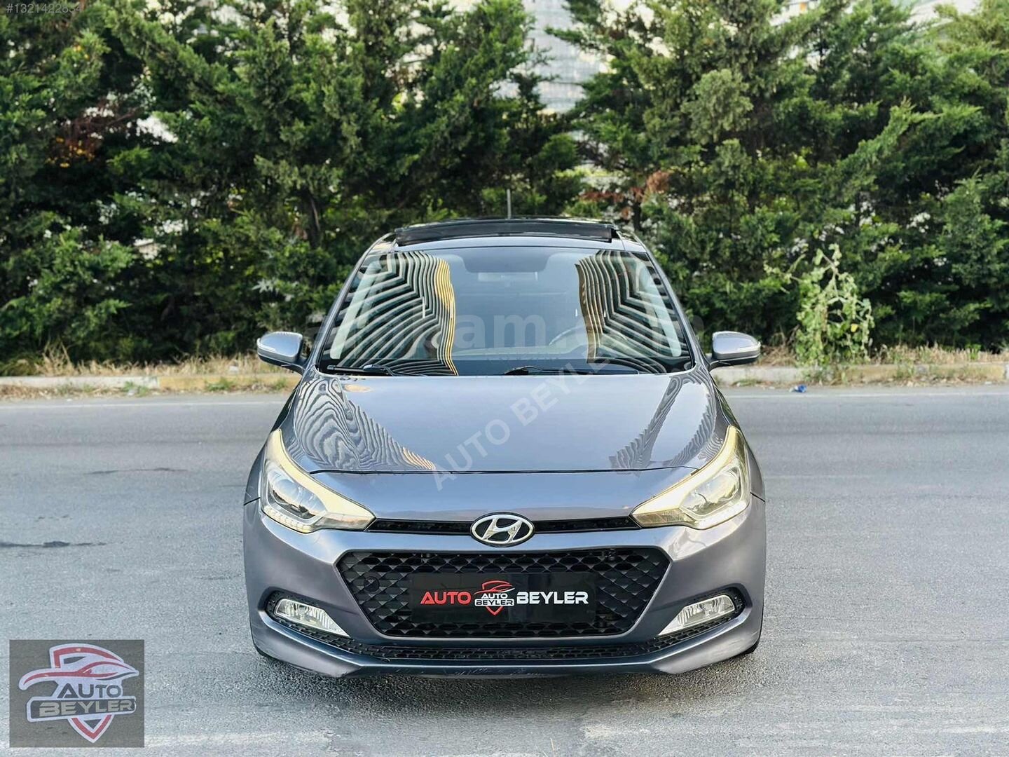 Galeriden Hyundai i20 1.4 MPI Elite Smart 2017 Model İstanbul 103.000 km Füme 2