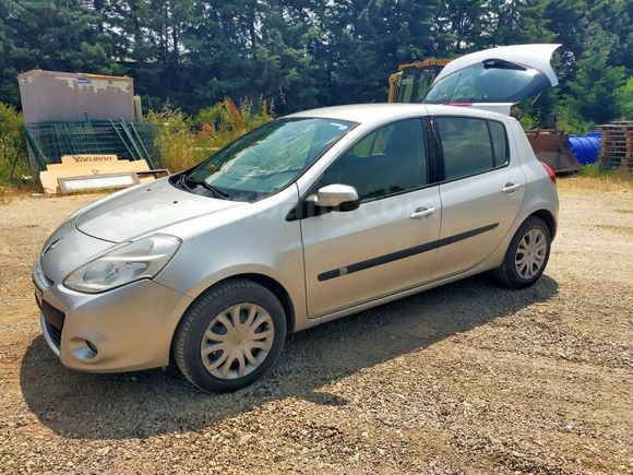 Renault Clio 1.2 benzinli