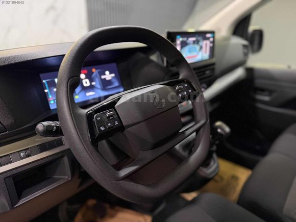 2025 MODEL 6001 KM'DE HATASIZ BOYASIZ TRAMERSİZ JUMPY %20 FATURA