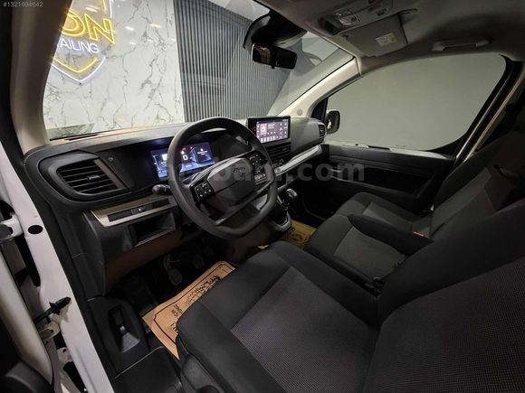 2025 MODEL 6001 KM'DE HATASIZ BOYASIZ TRAMERSİZ JUMPY %20 FATURA