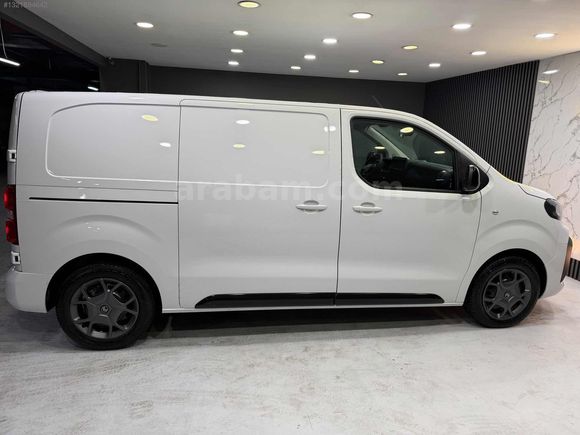 2025 MODEL 6001 KM'DE HATASIZ BOYASIZ TRAMERSİZ JUMPY %20 FATURA