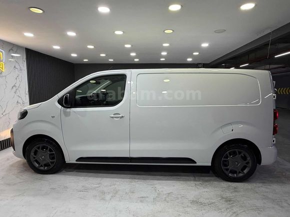 2025 MODEL 6001 KM'DE HATASIZ BOYASIZ TRAMERSİZ JUMPY %20 FATURA