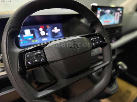 2025 MODEL 6001 KM'DE HATASIZ BOYASIZ TRAMERSİZ JUMPY %20 FATURA