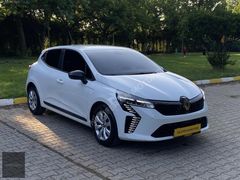 2024 CLIO V 24.000 KM BOYASIZ 0,68 KREDİ-K.K 12 TAKSİT