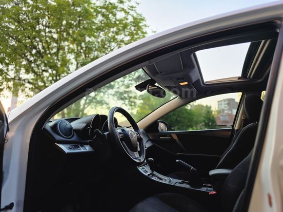 2011 MODEL HATASIZ BOYASIZ OTOMATİK VİTES MAZDA 3 1.6 İMPRESSİVE