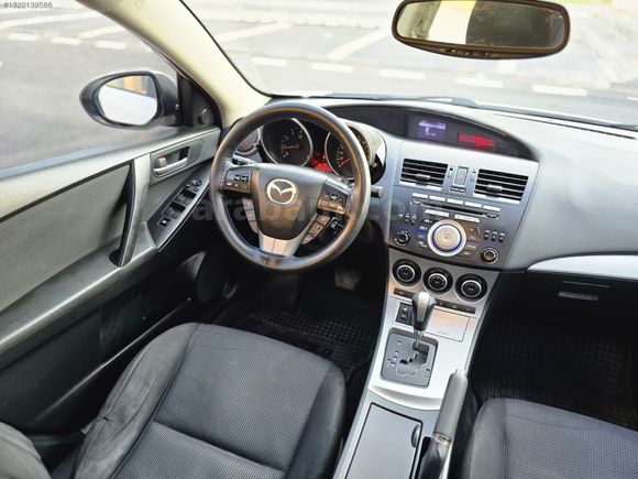 2011 MODEL HATASIZ BOYASIZ OTOMATİK VİTES MAZDA 3 1.6 İMPRESSİVE