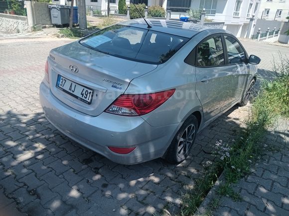 Sahibinden Hyundai Accent Blue 1.6 CRDI Mode 2012 Model