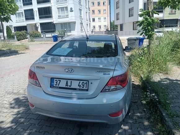 Sahibinden Hyundai Accent Blue 1.6 CRDI Mode 2012 Model