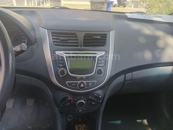 Sahibinden Hyundai Accent Blue 1.6 CRDI Mode 2012 Model