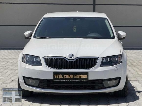 MÜKEMEL TEMİZLİKTE SKODA OCTAVİA AİLE ARACI