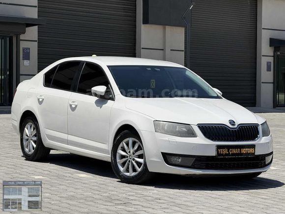 MÜKEMEL TEMİZLİKTE SKODA OCTAVİA AİLE ARACI