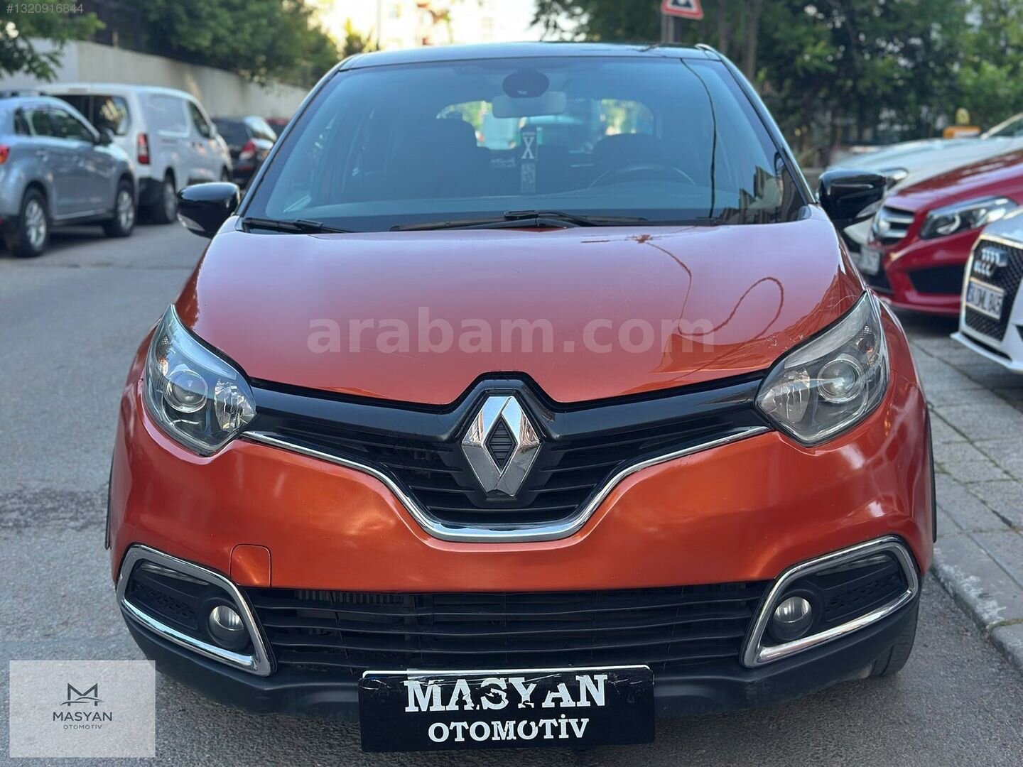 Galeriden Renault Captur 1.2 TCe Icon 2013 Model İstanbul 199.000 km Turuncu 1
