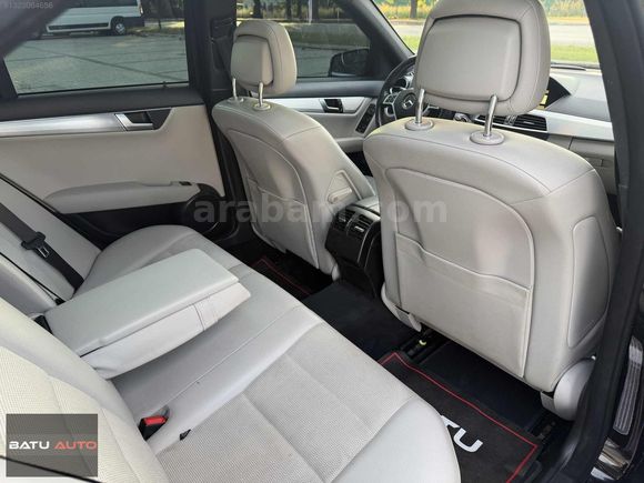 BATU AUTO'DAN 2012 MERCEDES C180 AMG CAM TAVANLI TEMİZ !!!