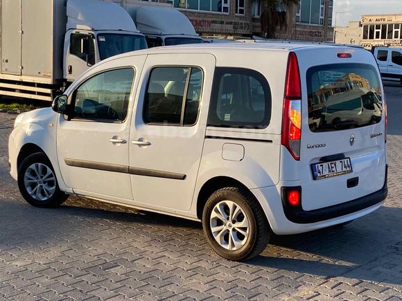 Sahibinden Renault Kangoo Multix 1.5 dCi Touch 2020 Model  230.000 km Beyaz