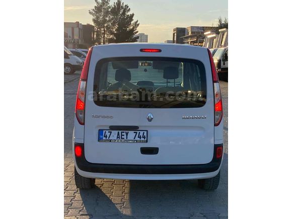 Sahibinden Renault Kangoo Multix 1.5 dCi Touch 2020 Model  230.000 km Beyaz