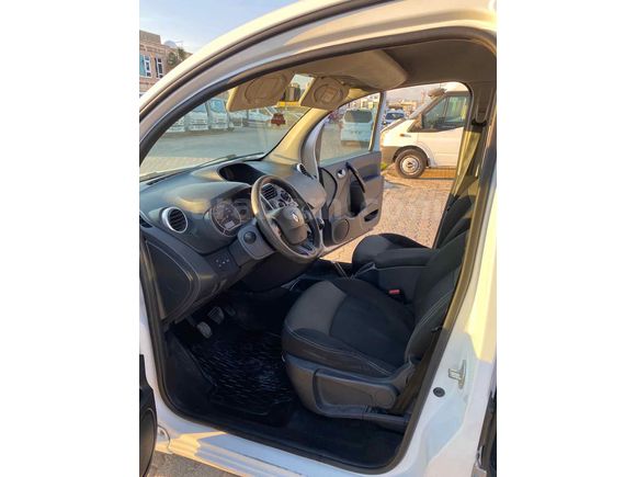 Sahibinden Renault Kangoo Multix 1.5 dCi Touch 2020 Model  230.000 km Beyaz