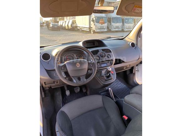 Sahibinden Renault Kangoo Multix 1.5 dCi Touch 2020 Model  230.000 km Beyaz