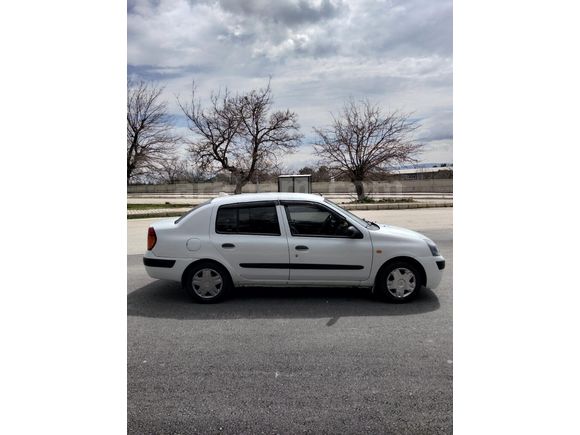 Sahibinden Renault Clio 1.4 Authentique 2003 Model  301.000 km Beyaz