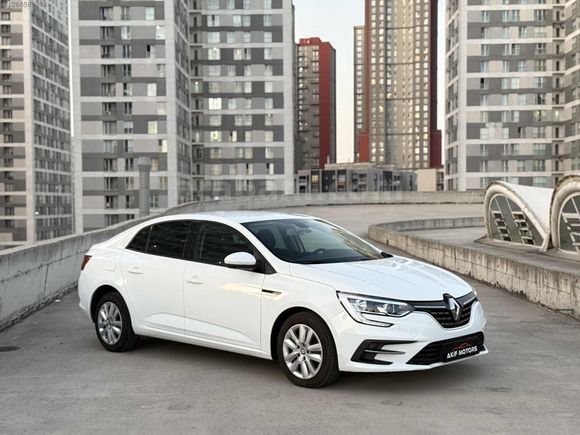AKİF MOTORS'TAN 2022 MEGANE 1.3 TCE 140HP TESLA EKRAN CAR PLAY