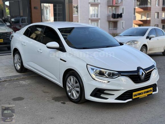 HATASIZ BOYASIZ 2022 MODEL 1.3 TCE BENZİN 140 HP TESLA EKRAN