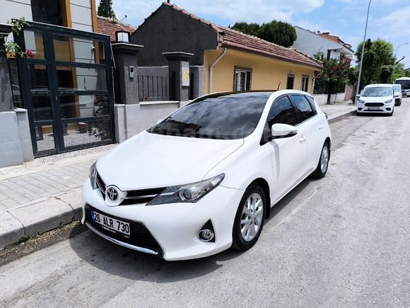 Sahibinden Toyota Auris 1.4 D-4D Active Skypack 2015 Model