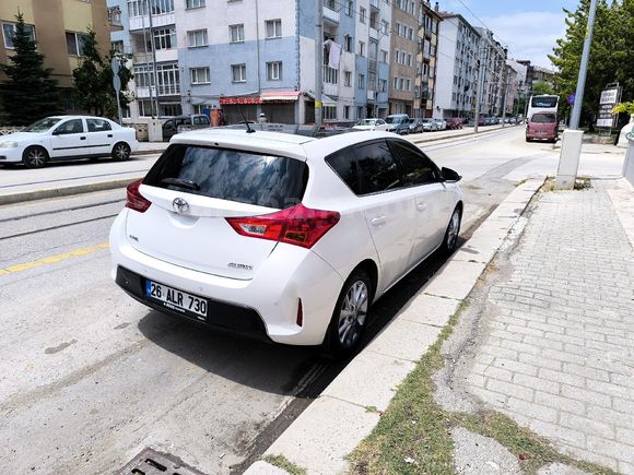 Sahibinden Toyota Auris 1.4 D-4D Active Skypack 2015 Model
