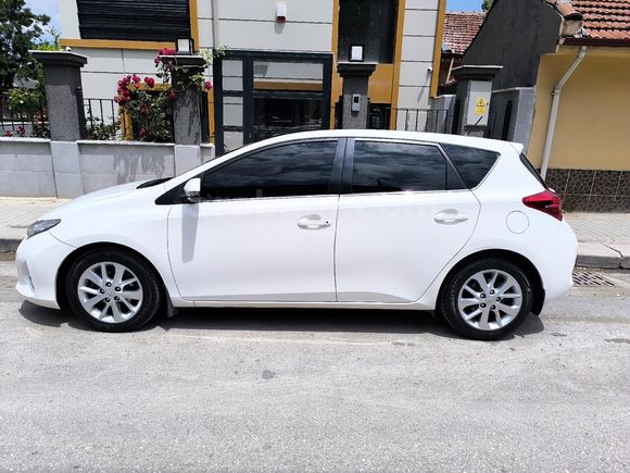 Sahibinden Toyota Auris 1.4 D-4D Active Skypack 2015 Model