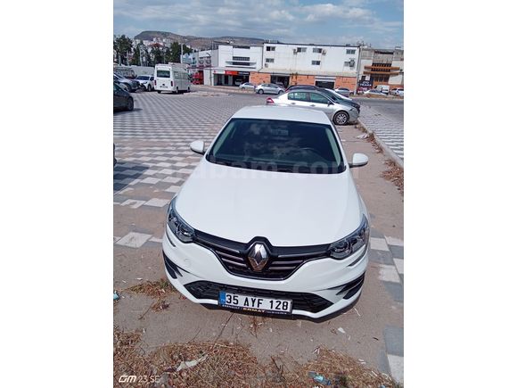 Sahibinden Renault Megane 1.3 TCe Joy 2021 Model  32.000 km Beyaz