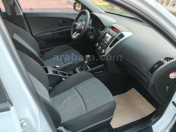 KİA CEED DEĞİŞENSİZ 127.000 KM