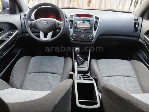 KİA CEED DEĞİŞENSİZ 127.000 KM