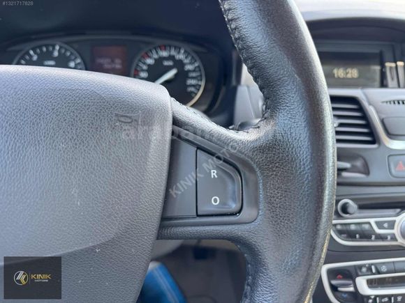 KINIK | RENAULT LATİTUDE 1.5 DİZEL EXECUTİVE KK12TAKSİT