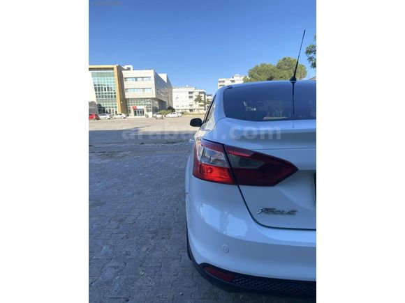 ŞİMŞEK AUTO'DAN 2014 FORD FOCUS 1.6 TDCİ STYLE 115 LİK 6 İLERİ