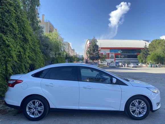 ŞİMŞEK AUTO'DAN 2014 FORD FOCUS 1.6 TDCİ STYLE 115 LİK 6 İLERİ