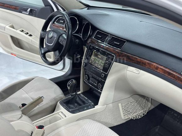 HATASIZ SUPERB 1.6 TDİ ELEGANCE 156.000 KM