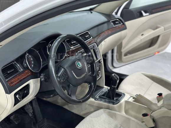 HATASIZ SUPERB 1.6 TDİ ELEGANCE 156.000 KM